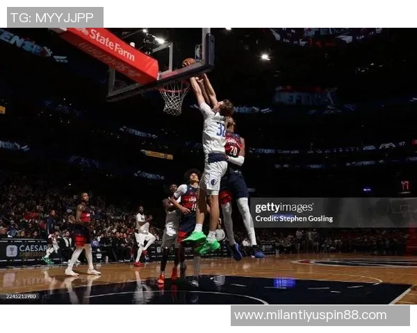 奇才主教练称赞萨尔在对抗独行侠时成为防守核心力量 奇才主教练称赞萨尔在对抗独行侠时成为防守核心力量