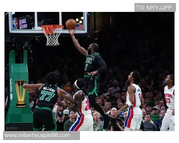 康宁汉姆近期状态火热场均28分助攻数超11次三分命中率接近44 康宁汉姆近期状态火热场均28分助攻数超11次三分命中率接近44